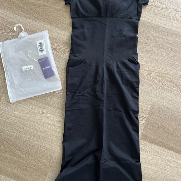 2 Dresses “BNWT” in Black & Brown by HeyShape size M-L (you get 2 dresses!) - Picture 3 of 6